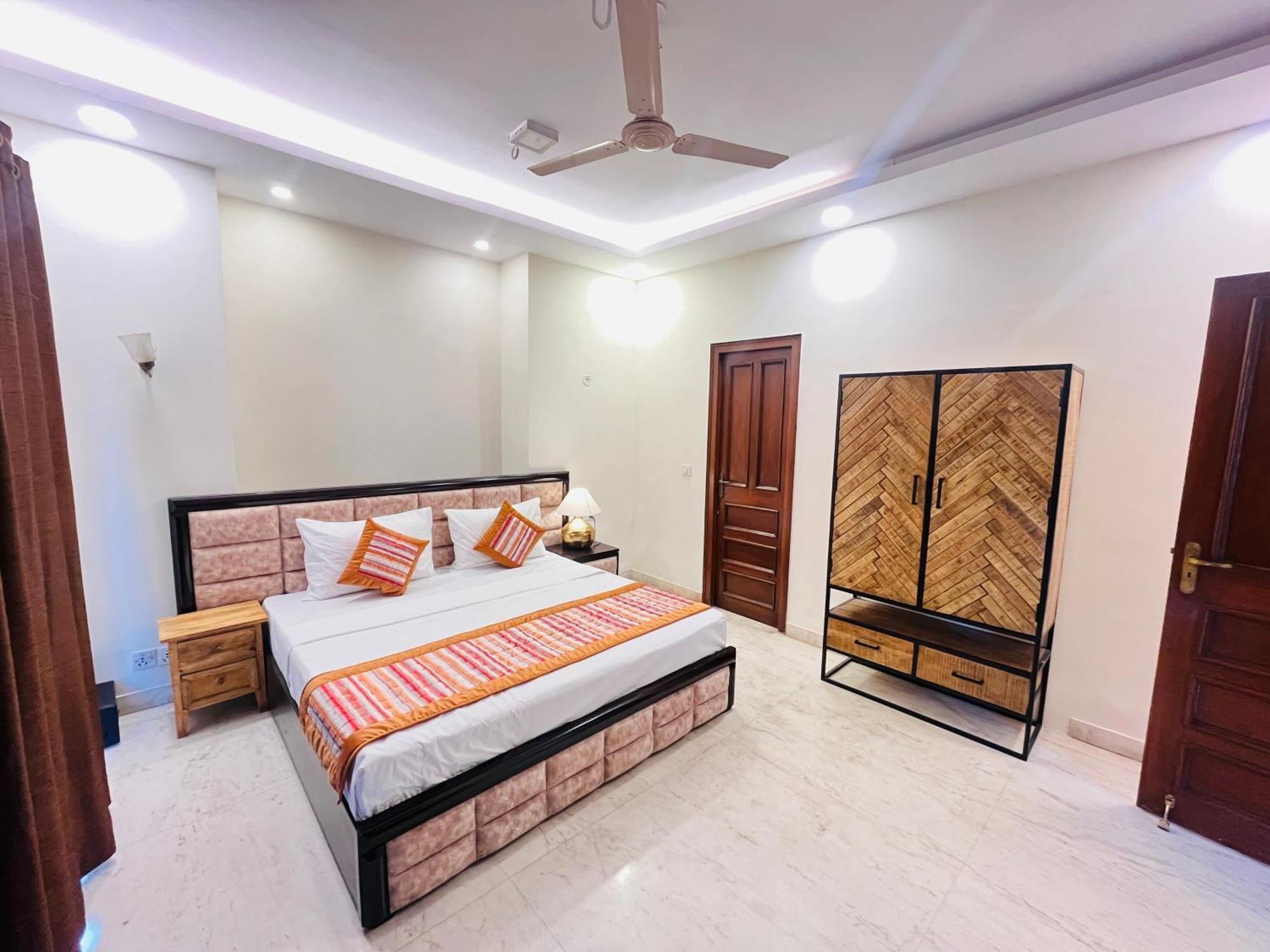 Grove Residency Hauz Khas New Delhi Couple Friendly Hotel Екстериор снимка