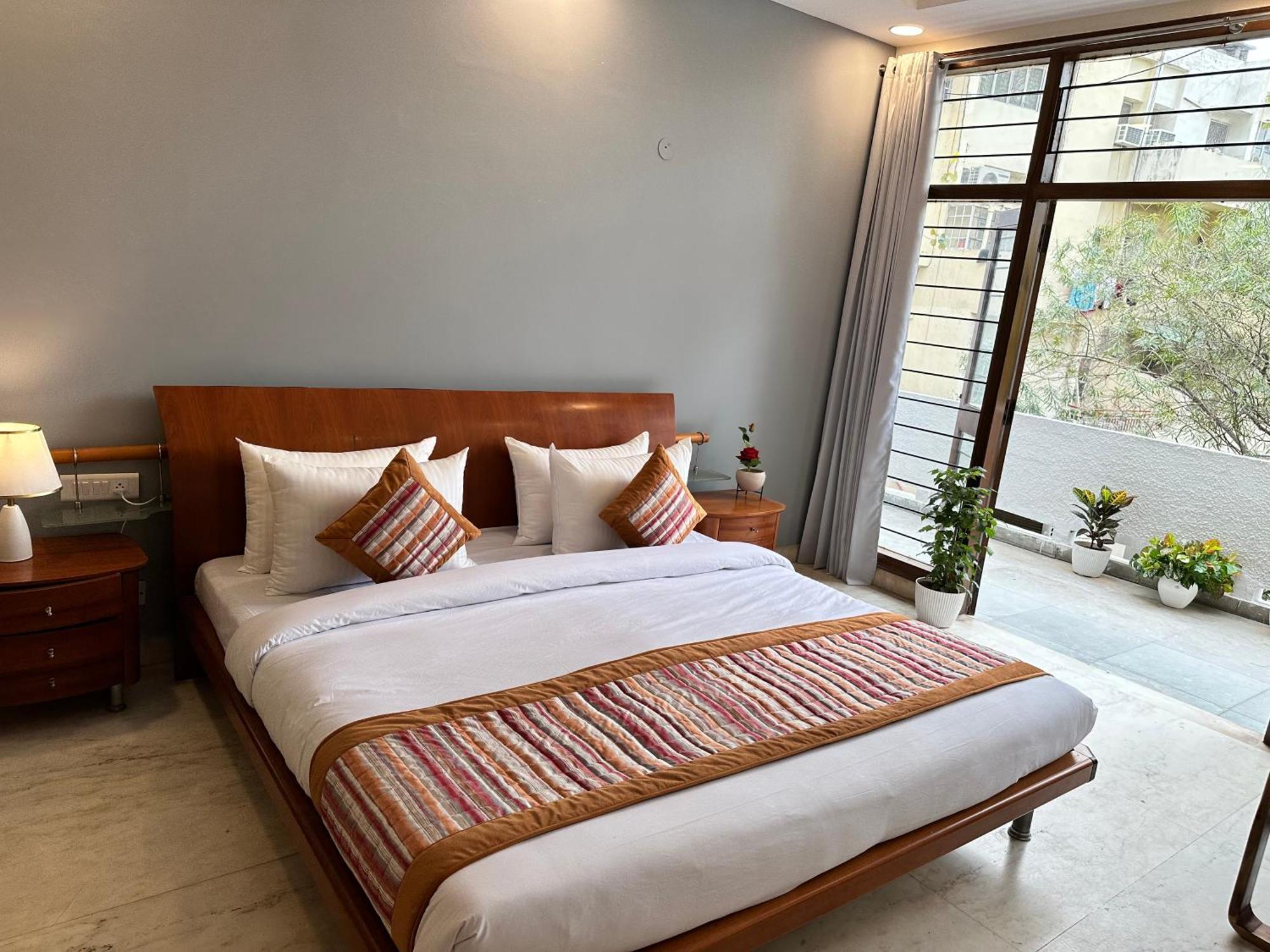 Grove Residency Hauz Khas New Delhi Couple Friendly Hotel Екстериор снимка