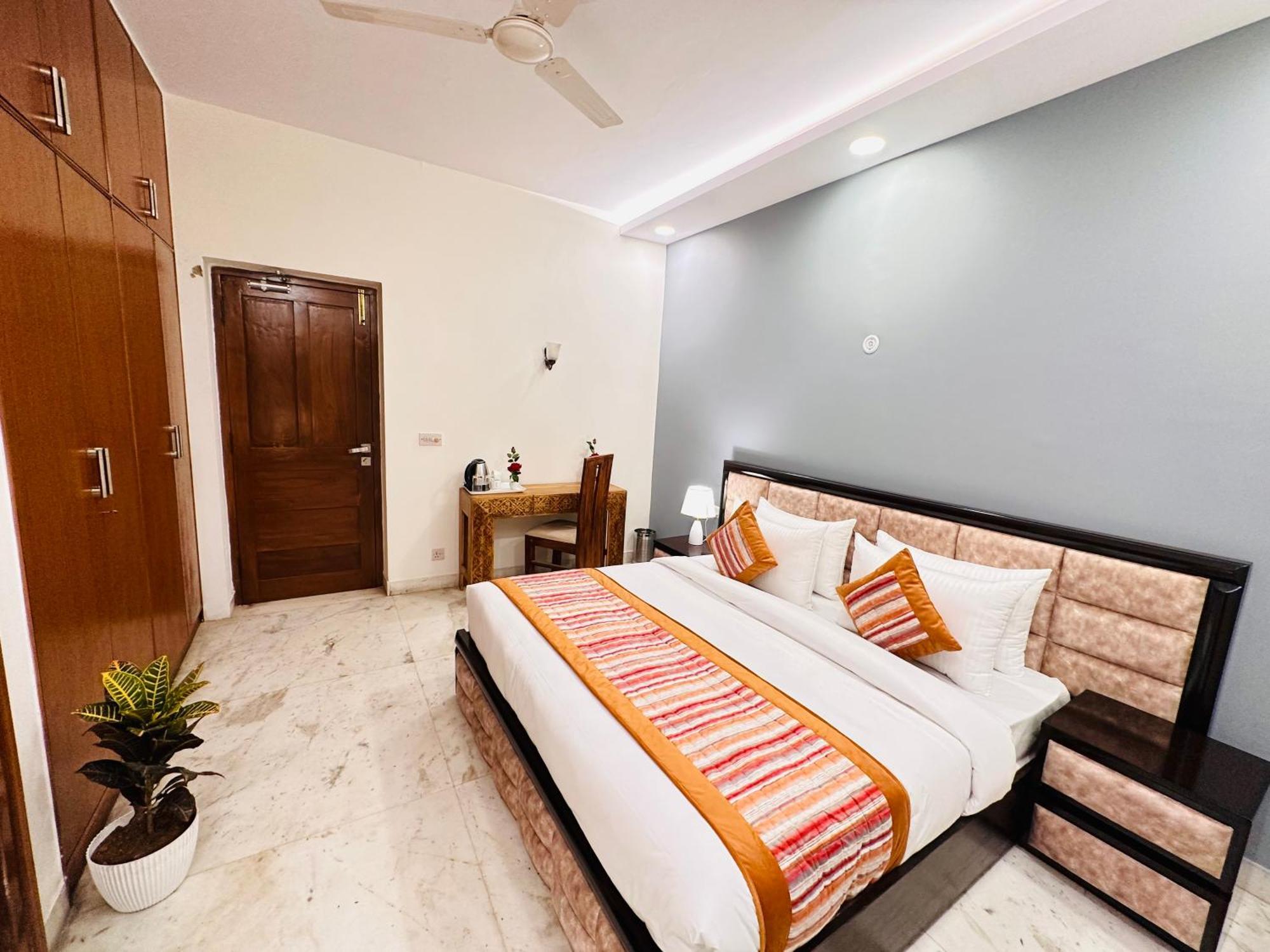 Grove Residency Hauz Khas New Delhi Couple Friendly Hotel Екстериор снимка