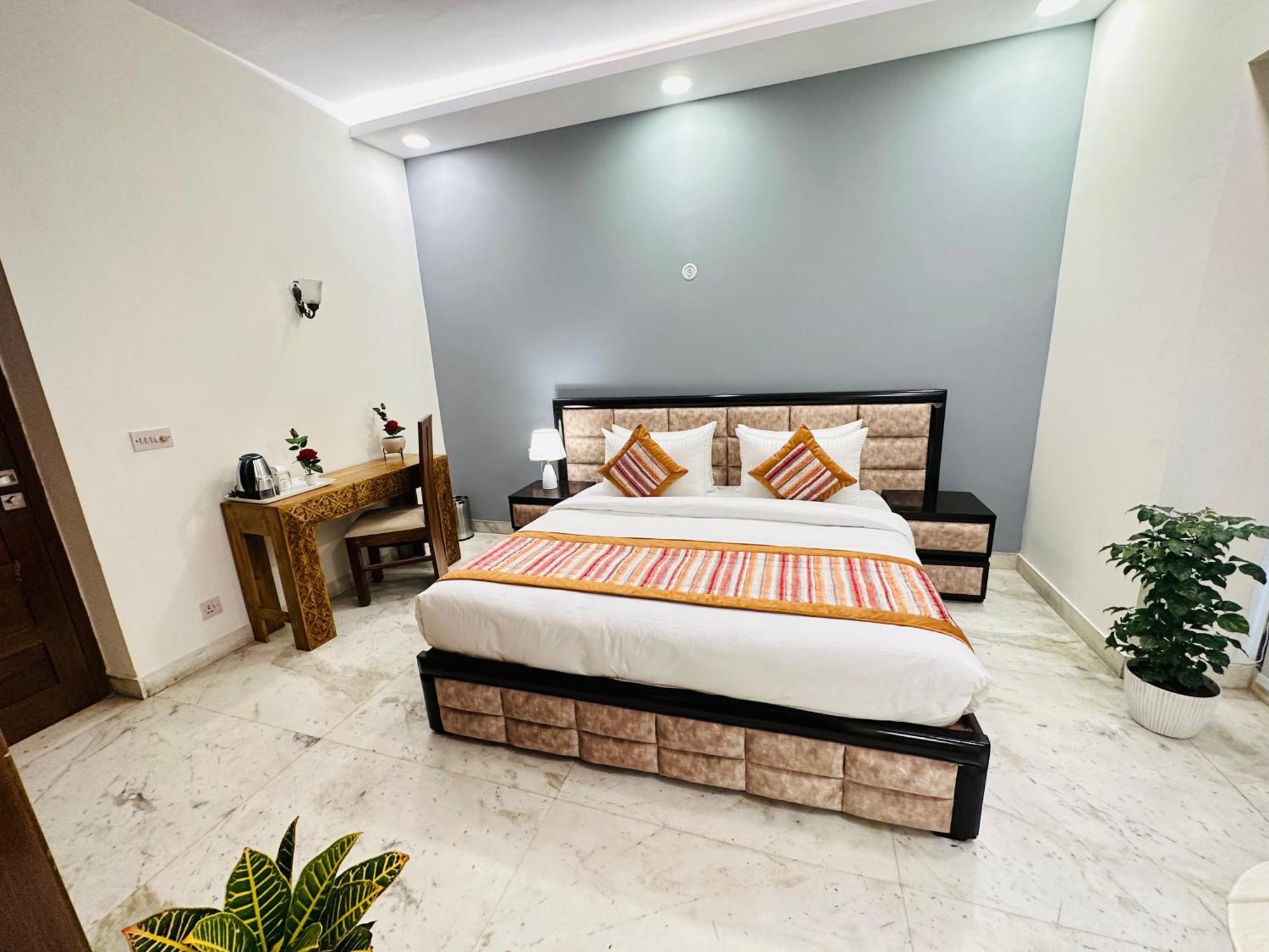 Grove Residency Hauz Khas New Delhi Couple Friendly Hotel Екстериор снимка
